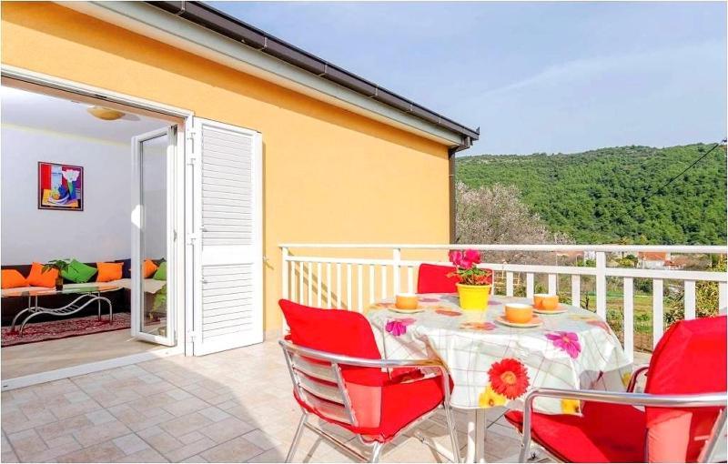 Yellow House Apartament *