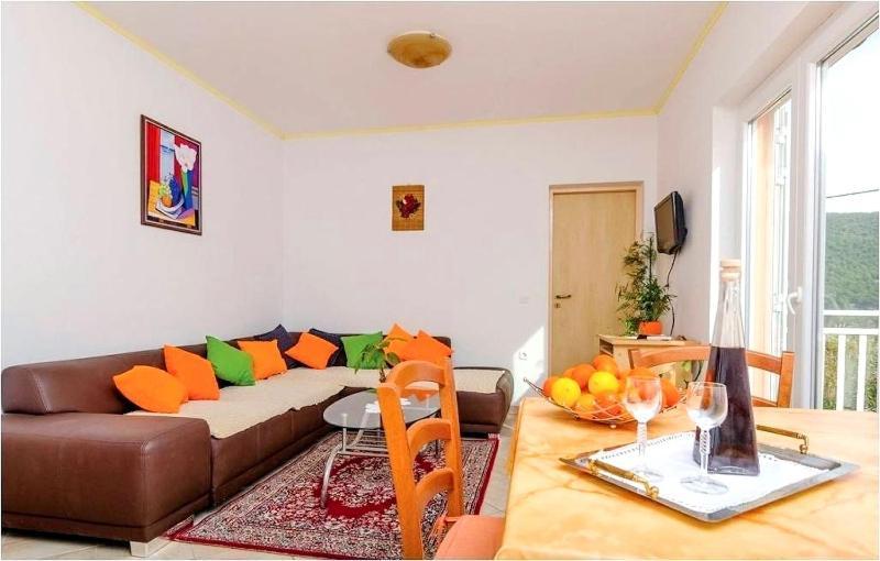 Apartament Yellow House